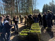 „Sadzimy razem z naturą” – wspólna akcja z uczniami II LO w Suwałkach
